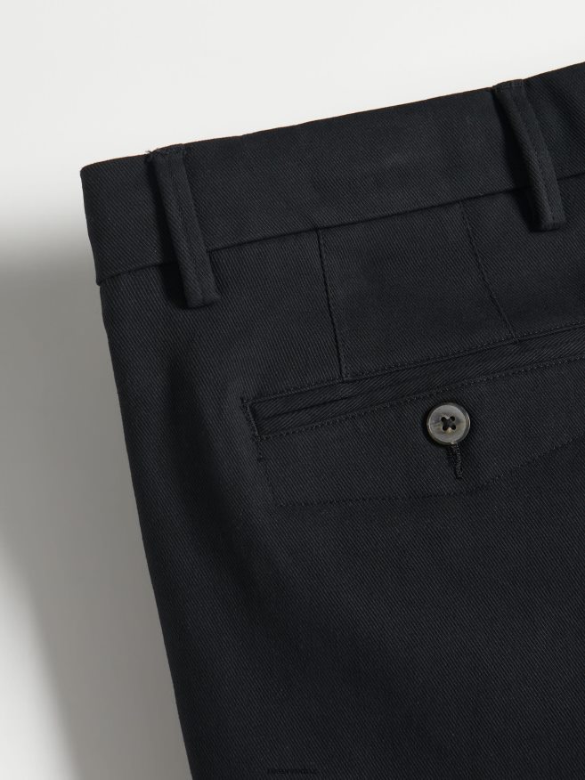 Reserved Men Slim Shorts P6H08T1438 Apparel Black