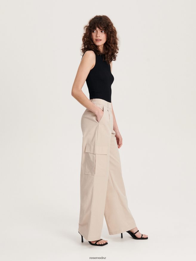 Reserved Women Trousers With Cargo Pockets P6H08T642 Apparel Beige