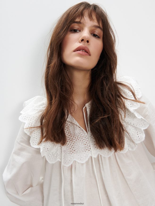 Reserved Women Blouse With Decorative Neckline P6H08T74 Apparel Cream