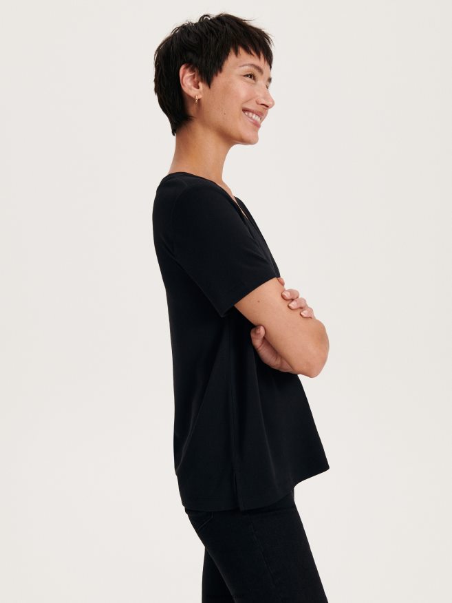 Reserved Women T-Shirt P6H08T387 Apparel Black