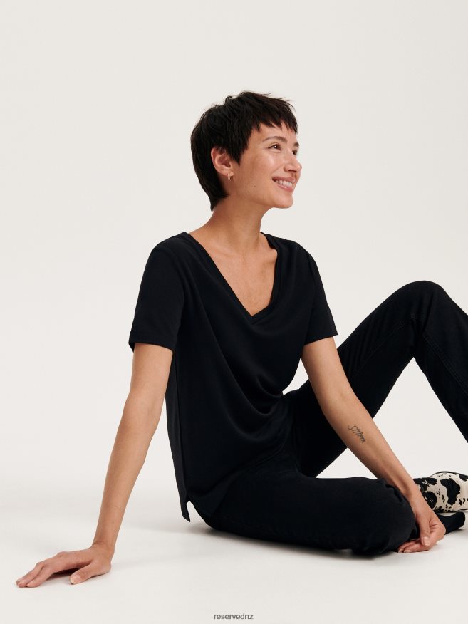 Reserved Women T-Shirt P6H08T387 Apparel Black